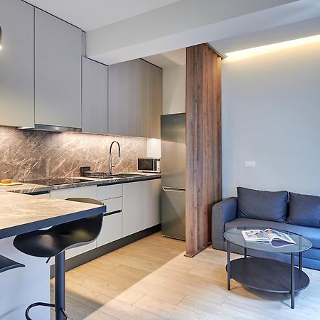 City-Center Apartment In Vibrant Monastiraki, Athen Exterior foto